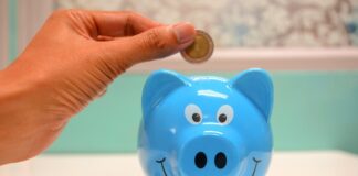 Welke verschillende diensten biedt een financieel intermediair aan?